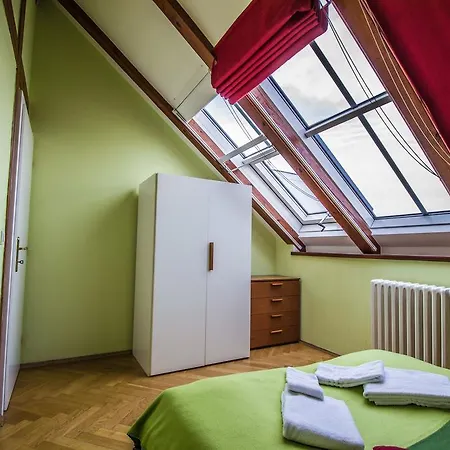 Apartman Ruterra Red Roofs View With Garage