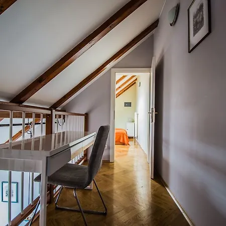 Ruterra Red Roofs View With Garage